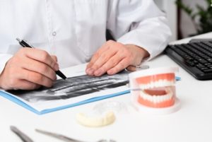 how does a single tooth denture stay in consult