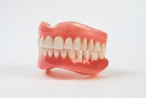 Should Dentures Be Soaked Overnight set